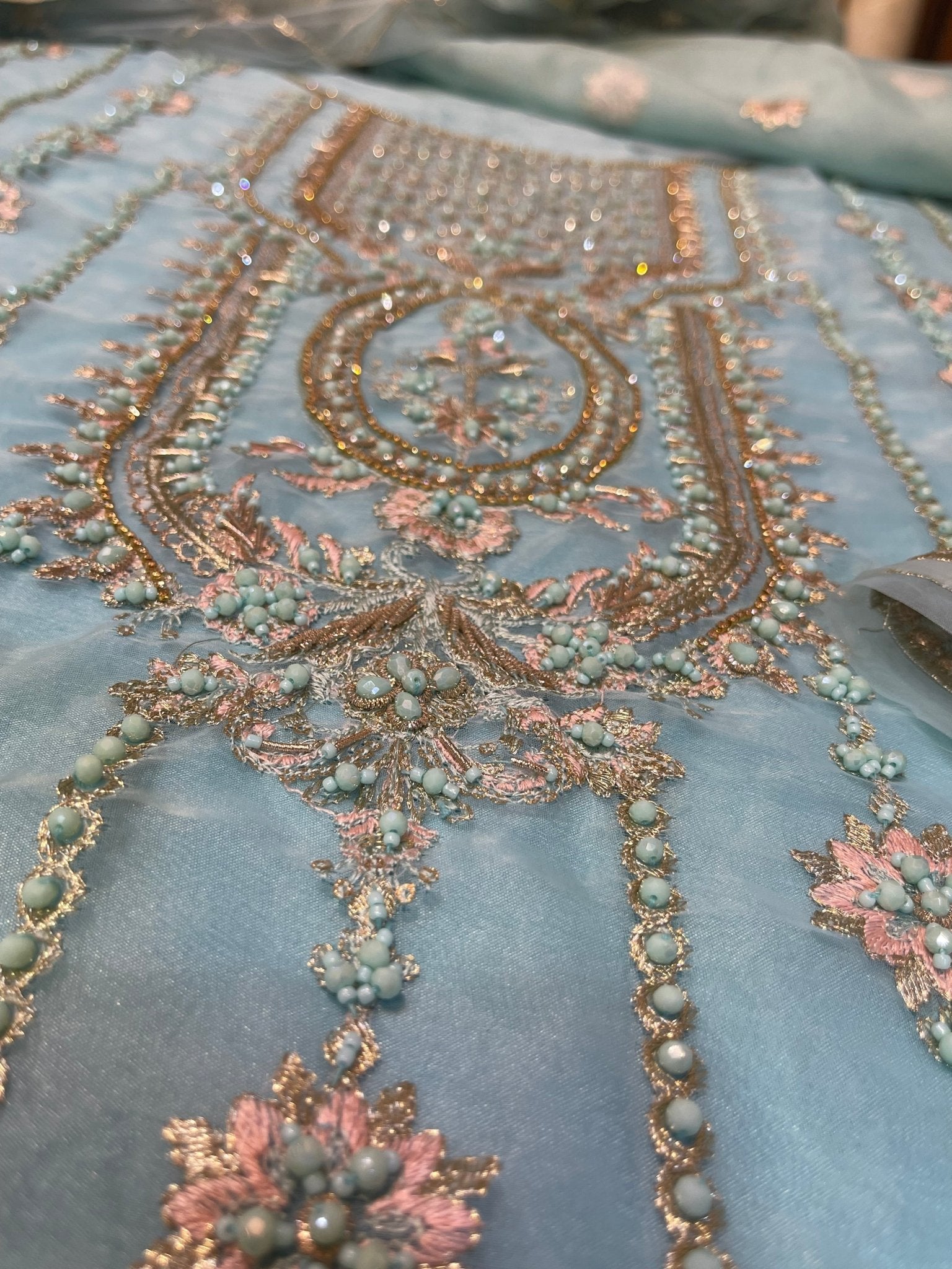 AKBAR ASLAM - UB.ELEGANCE
