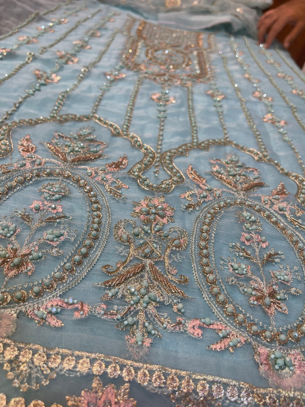 AKBAR ASLAM - UB.ELEGANCE