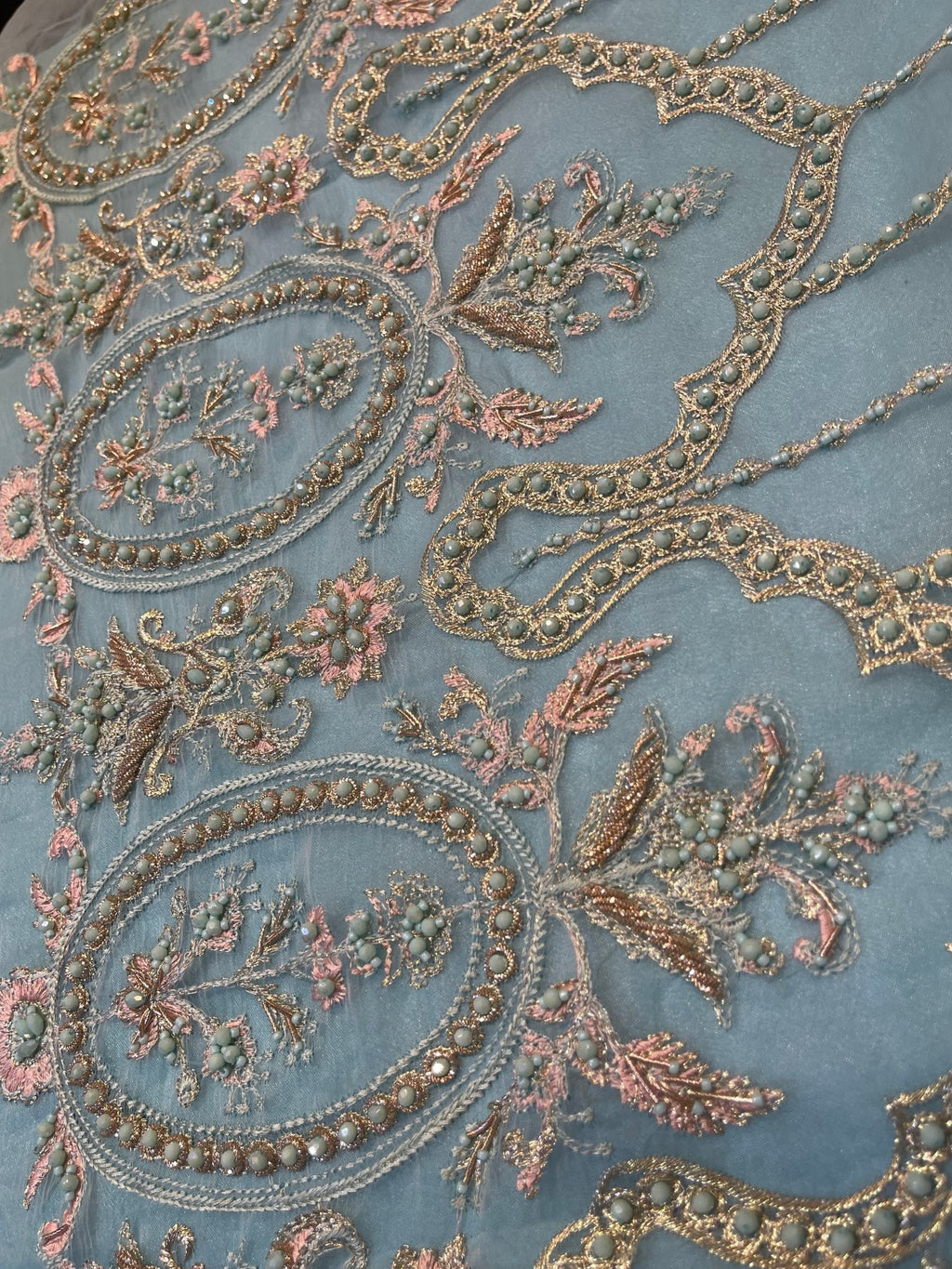 AKBAR ASLAM - UB.ELEGANCE