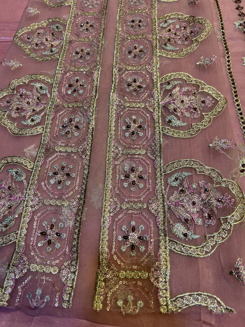AKBAR ASLAM - UB.ELEGANCE
