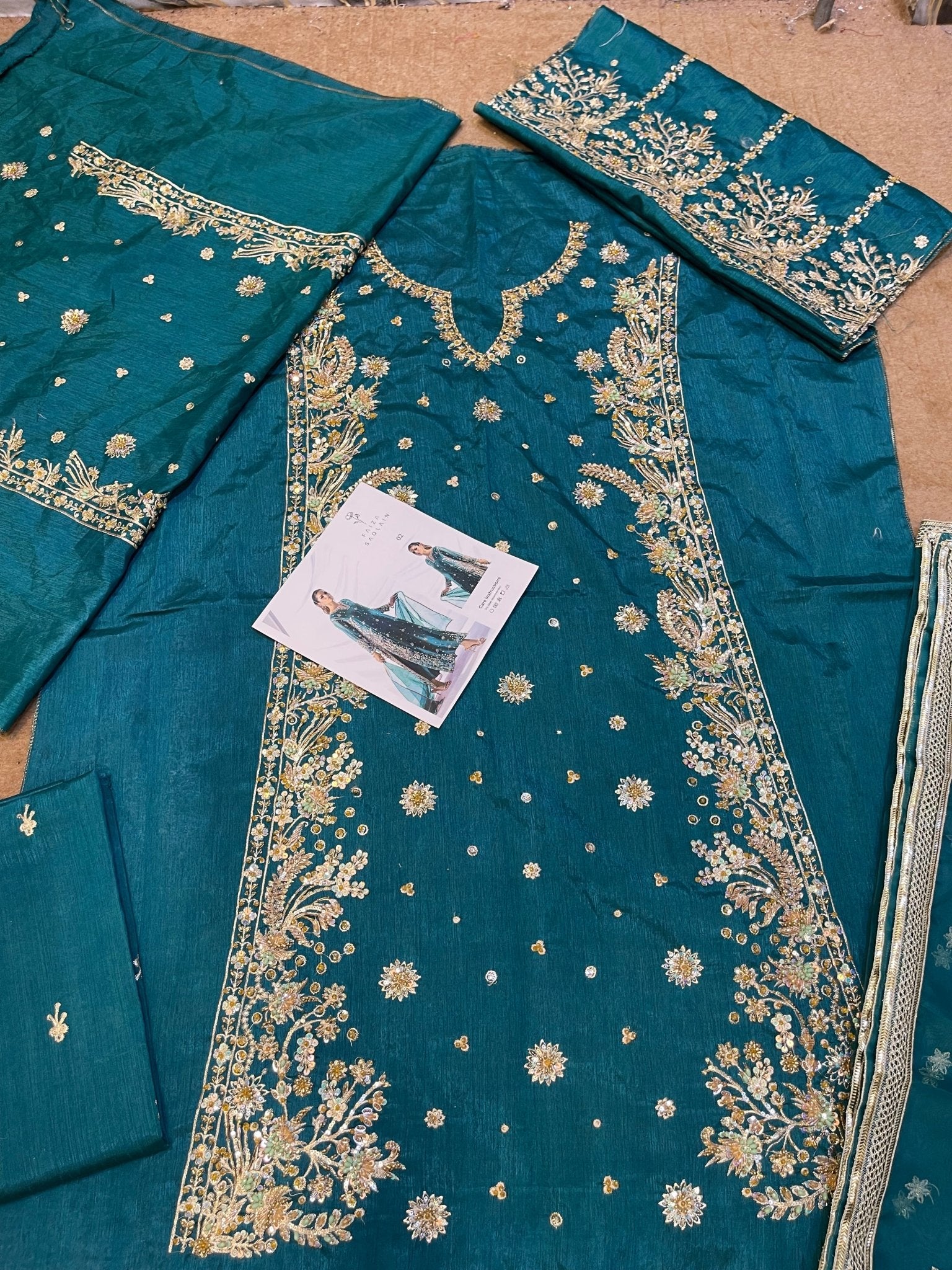 FAIZA SAQLAIN - 02 - UB.ELEGANCE