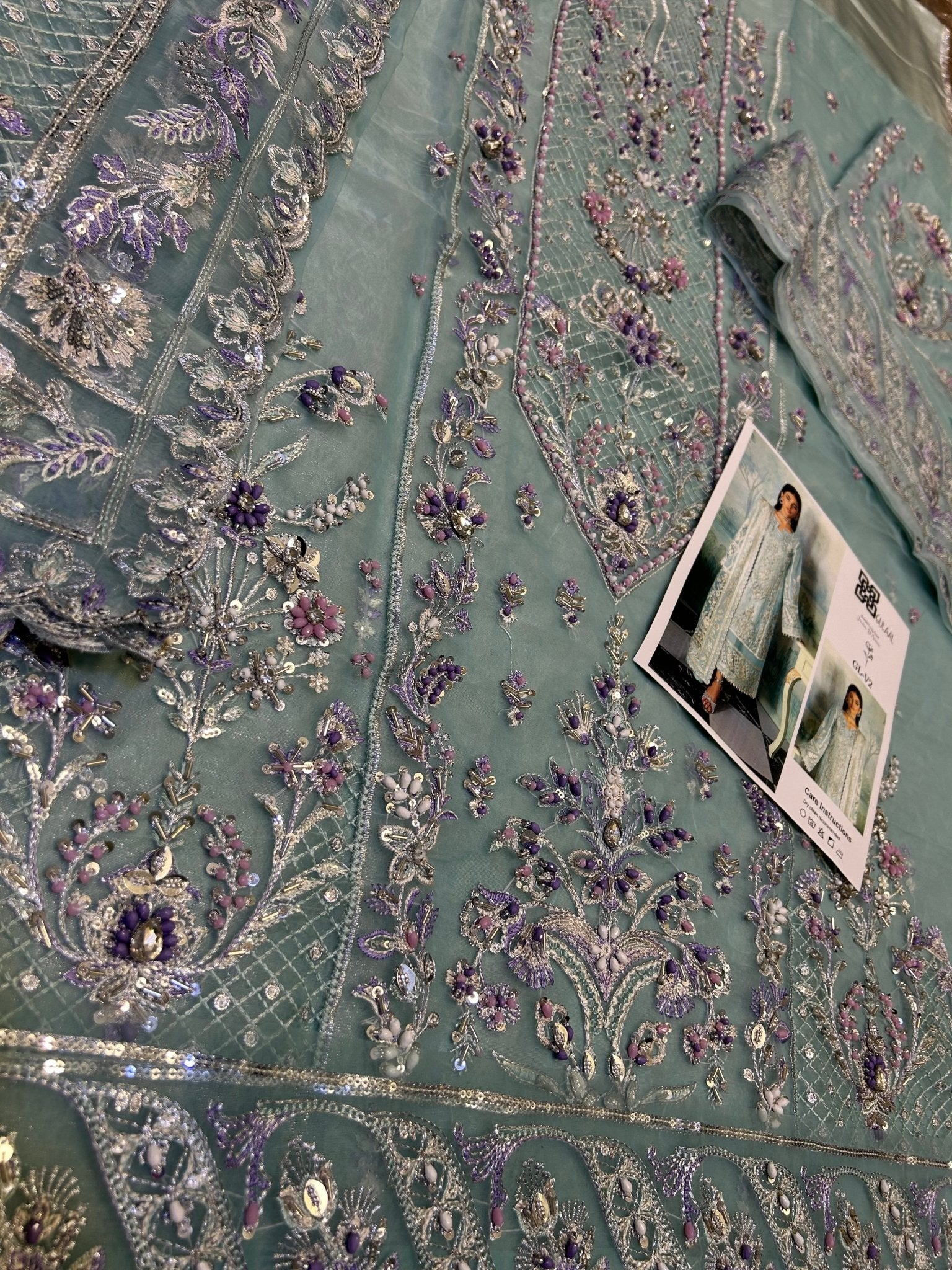 GULAAL - UB.ELEGANCE