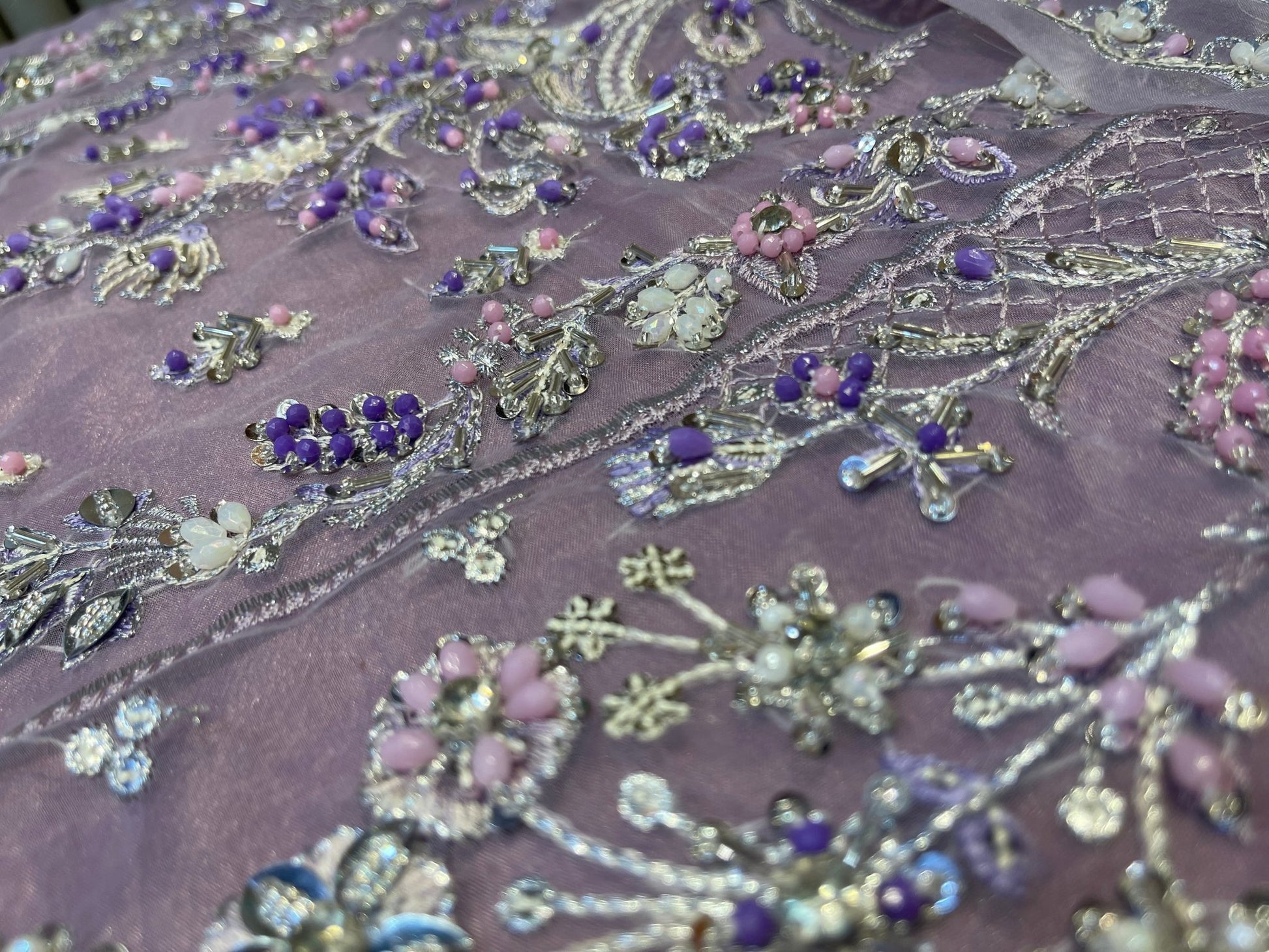 GULAAL - UB.ELEGANCE