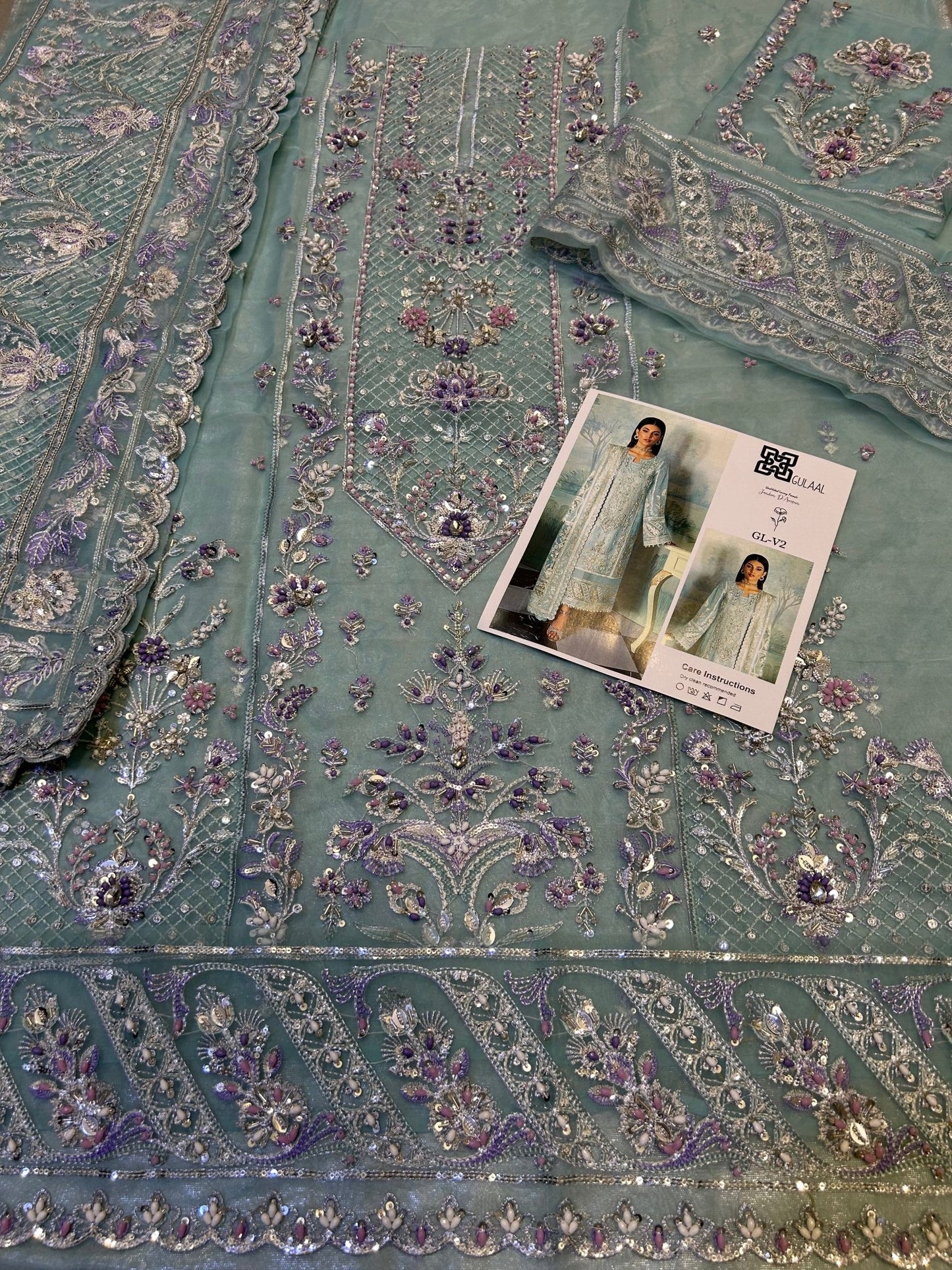 GULAAL - UB.ELEGANCE