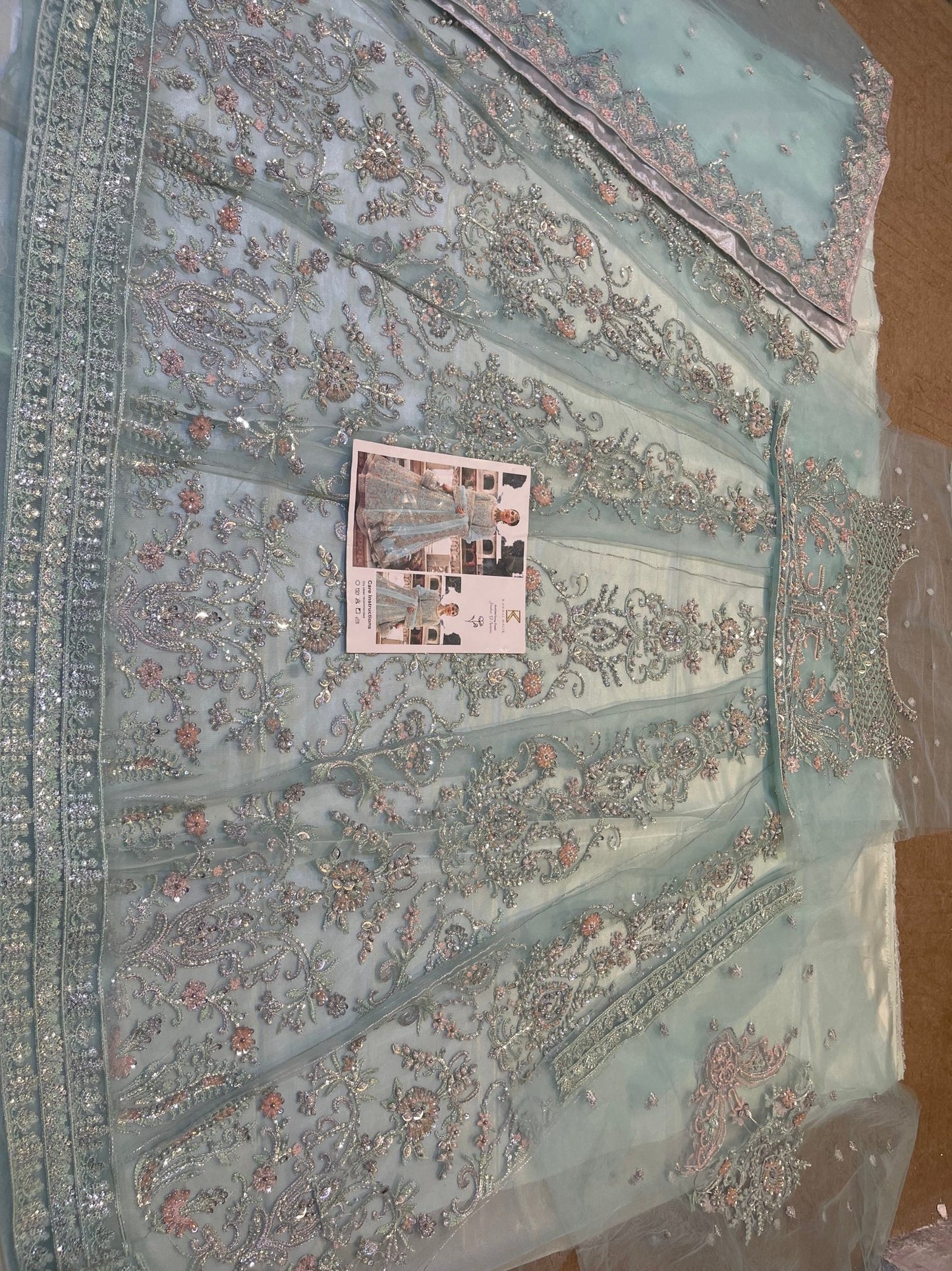 KANWAL MALIK - JARDIN DAMOUR - UB.ELEGANCE