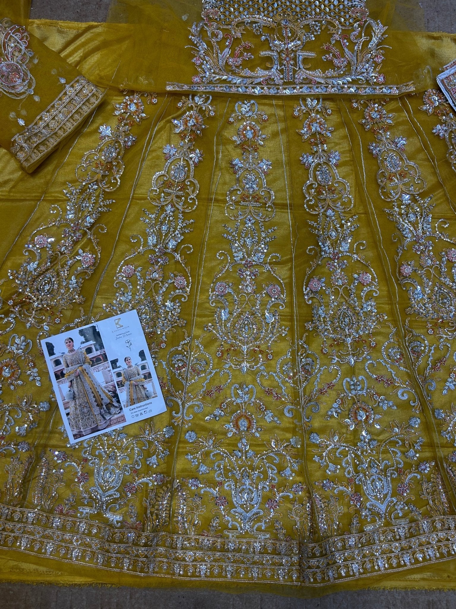 KANWAL MALIK - JARDIN DAMOUR - UB.ELEGANCE