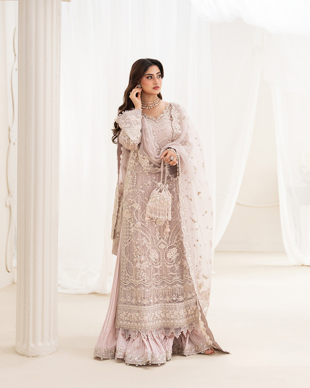 Faiza saqlain- Ela